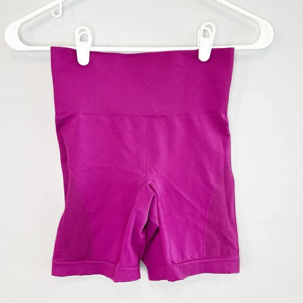 Lululemon sculpt seamless biker shorts magenta pink size 2